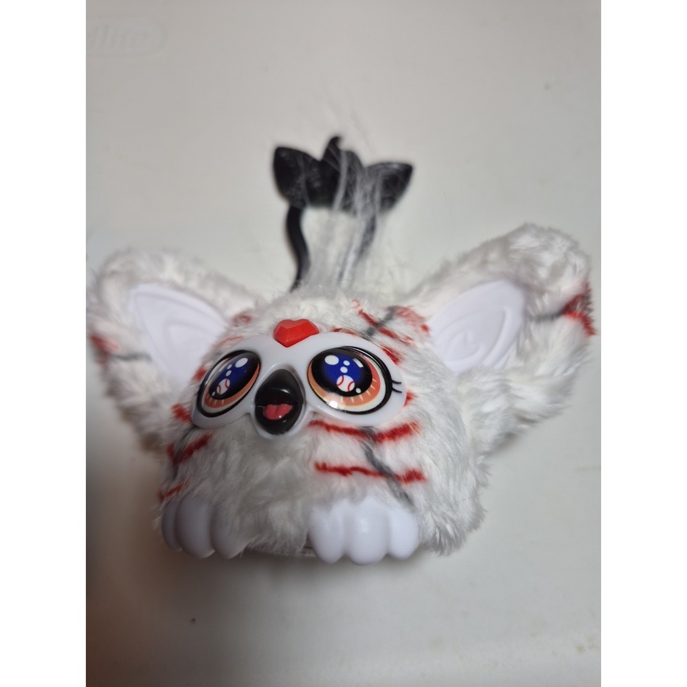 Hasbro Furby Furblets Stri Kee Plush Keychain NIB Baseball Toy Box Damage